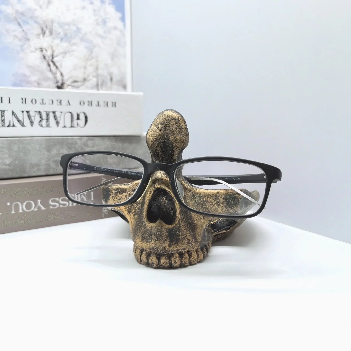 Morvyn Skull Stand